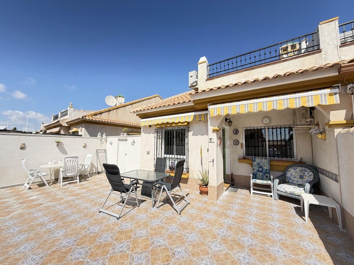 Bungalow de 4 habitaciones en La Zenia en venta con piscina - 289.000 € (Ref: 9752281)