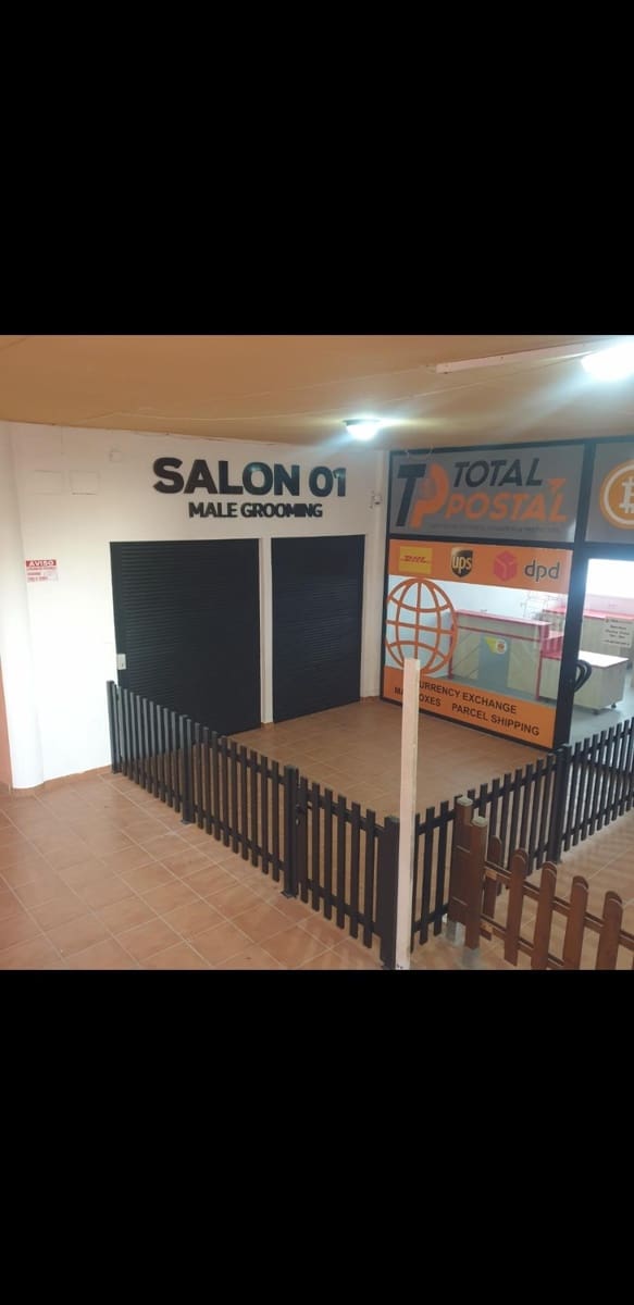 Commercial for holiday rental in La Zenia - € 150 (Ref: 9752282)