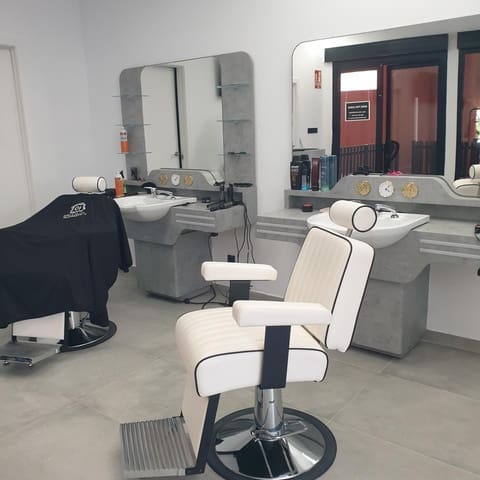 Commercial for holiday rental in La Zenia, Orihuela - € 150 (Ref: 9752282)