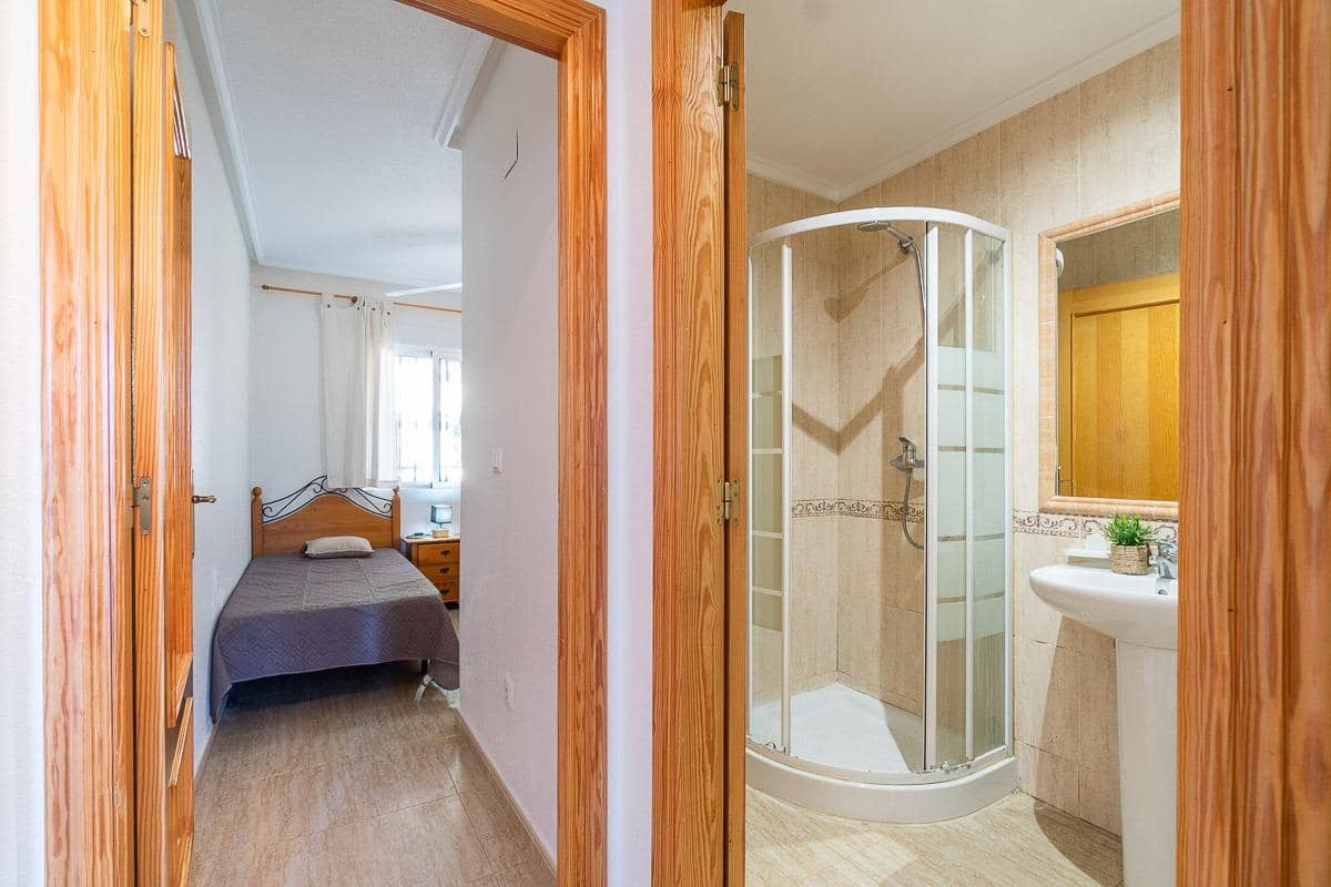 2 bedroom Bungalow for sale in Villamartin with pool - € 169,000 (Ref: 9787005)