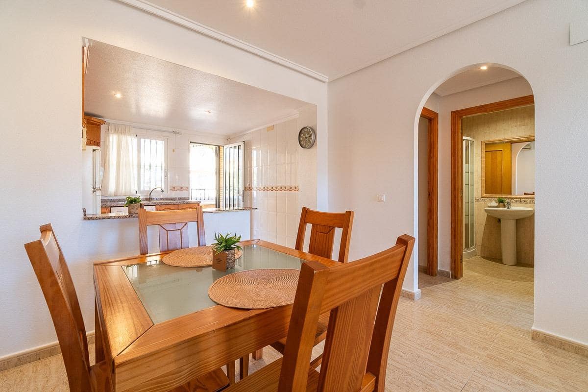 2 bedroom Bungalow for sale in Villamartin with pool - € 169,000 (Ref: 9787005)