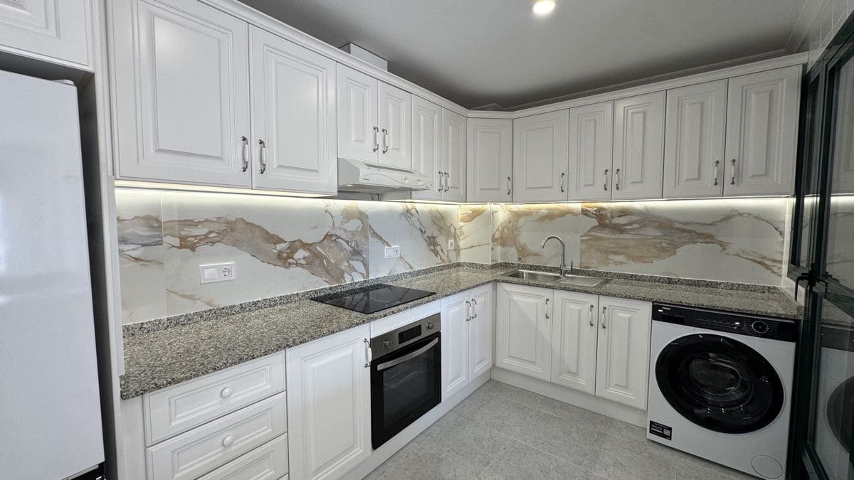 2 soverom Leilighet til salgs i La Zenia med svømmebasseng - € 249 000 (Ref: 9788570)