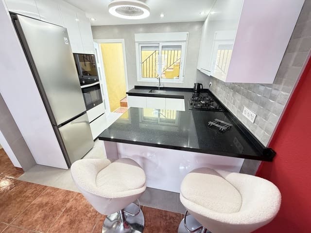 2 slaapkamer Bungalow te koop in San Miguel de Salinas - € 179.000 (Ref: 9822815)