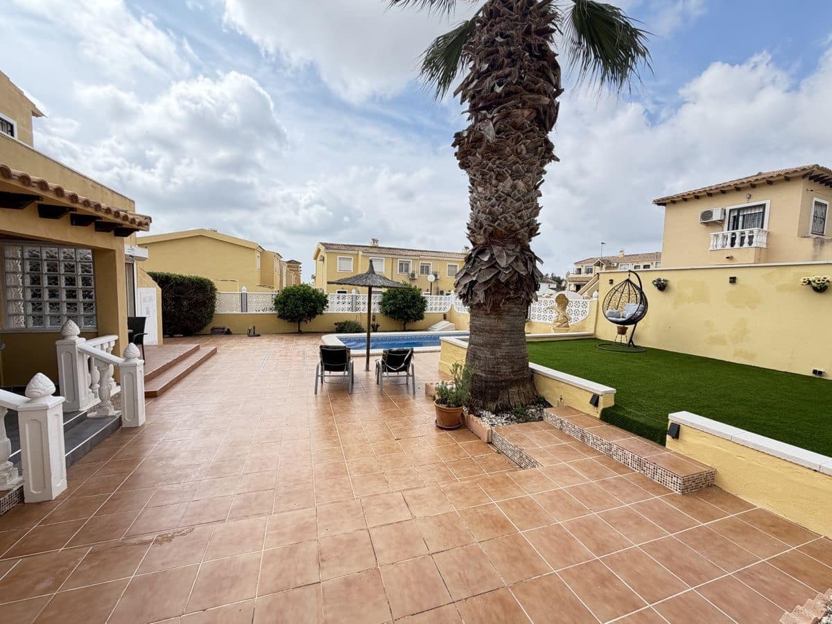 4 sovrum Villa till salu i Los Dolses med pool - 385 000 € (Ref: 9825466)