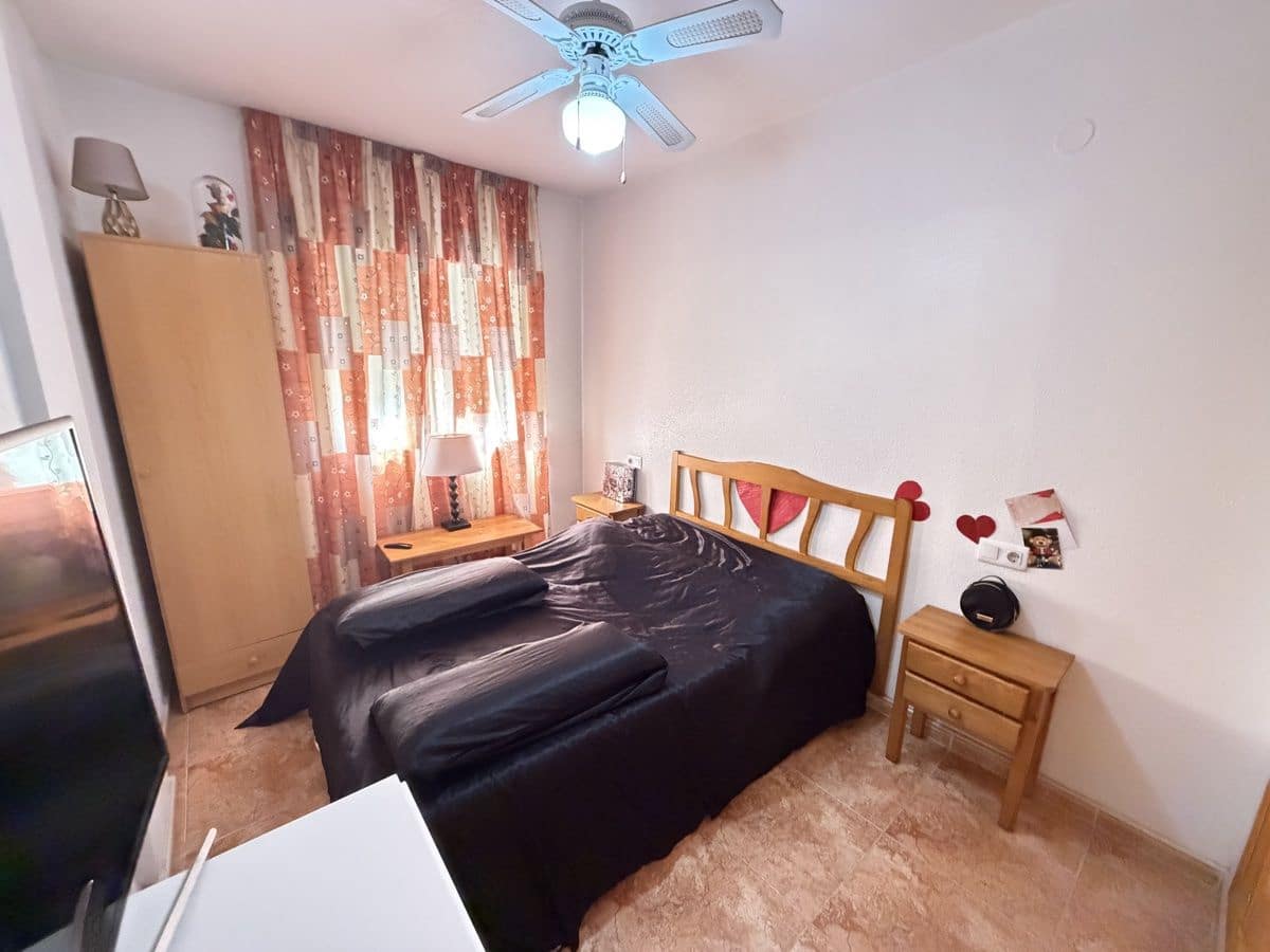 2 quarto Apartamento para venda em Torrevieja com piscina - 150 000 € (Ref: 9839527)