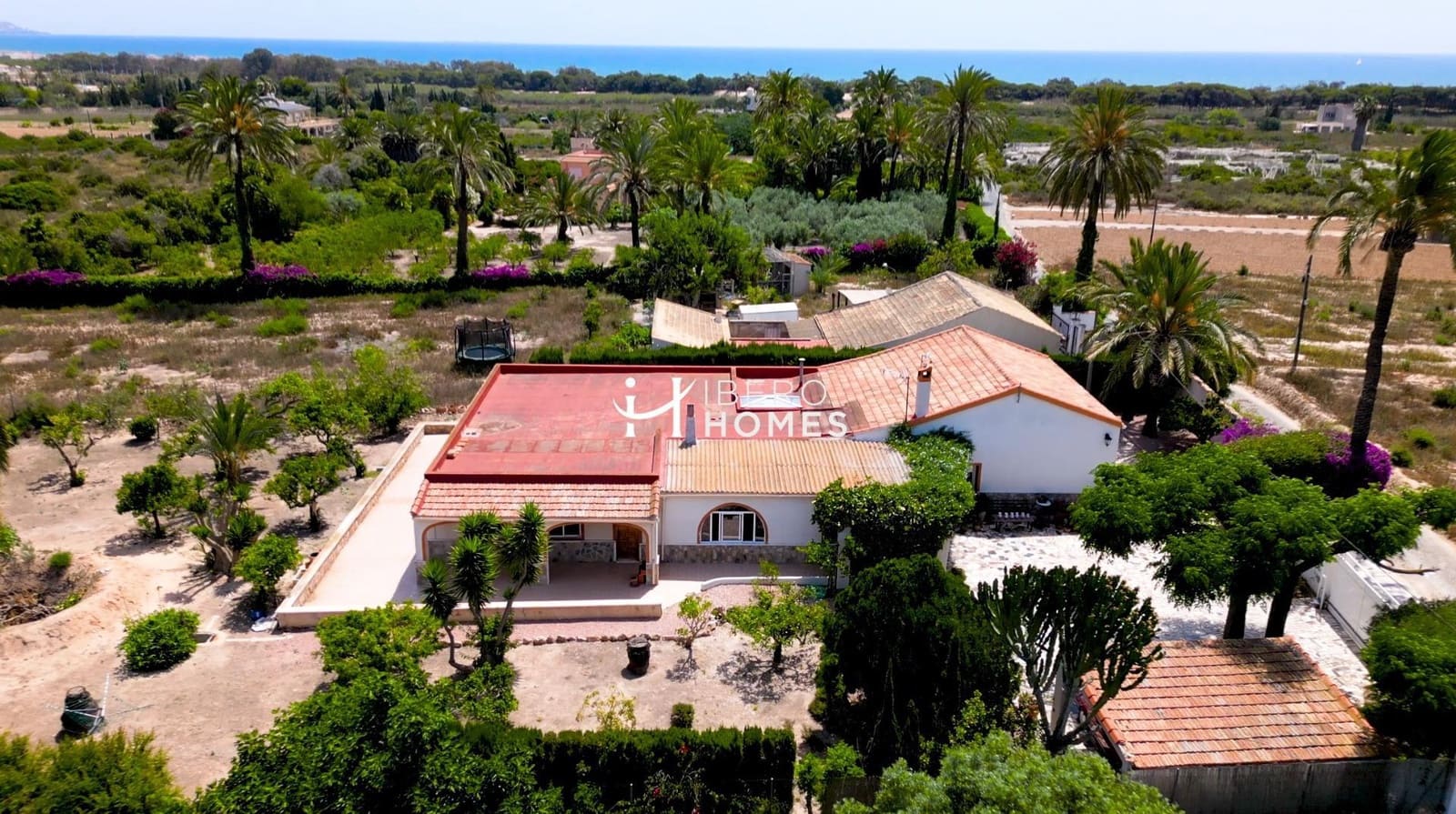 5 bedroom Finca/Country House for sale in La Marina with garage - € 539,000 (Ref: 9882099)