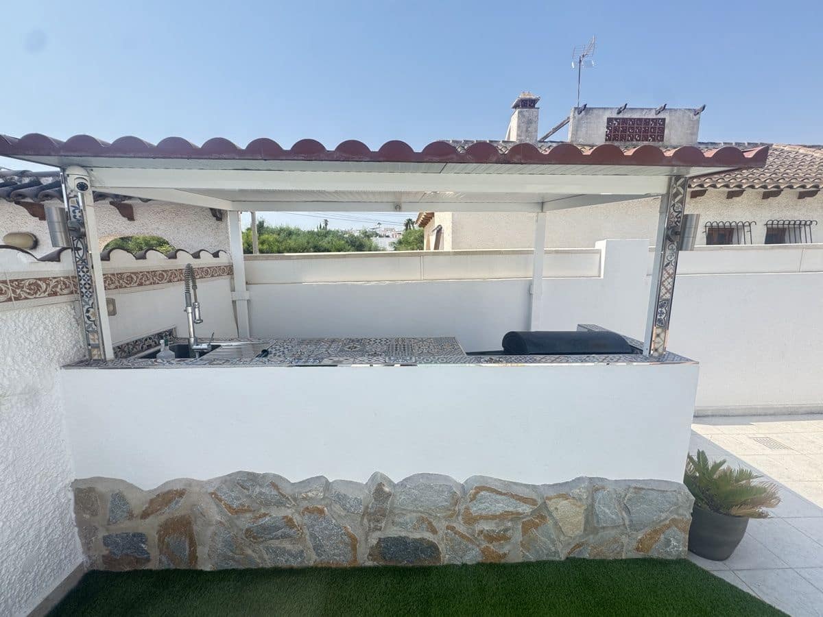 2 bedroom Villa for sale in San Miguel de Salinas with pool garage - € 289,995 (Ref: 9892566)