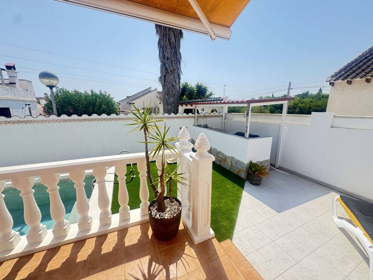 2 bedroom Villa for sale in San Miguel de Salinas with pool garage - € 289,995 (Ref: 9892566)