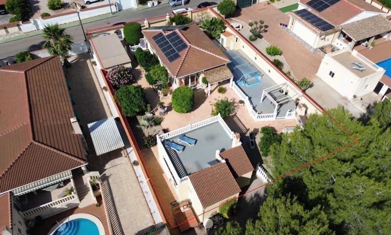 4 soveværelse Villa til salg i Pinar de Campoverde med swimmingpool garage - € 429.000 (Ref: 9990875)