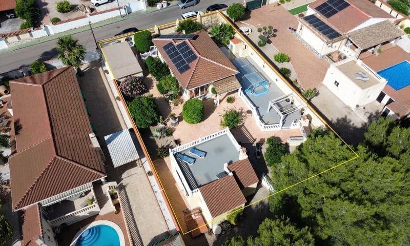 4 soveværelse Villa til salg i Pinar de Campoverde med swimmingpool garage - € 429.000 (Ref: 9990875)