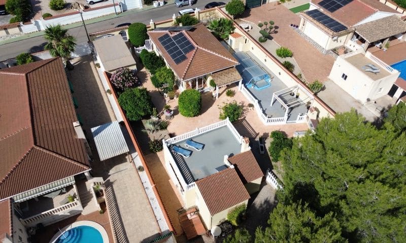 4 soveværelse Villa til salg i Pinar de Campoverde med swimmingpool garage - € 429.000 (Ref: 9990875)