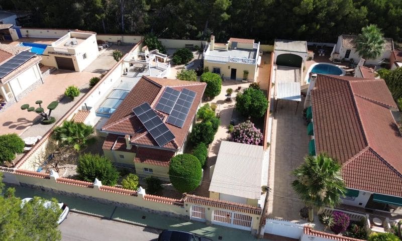 4 soveværelse Villa til salg i Pinar de Campoverde med swimmingpool garage - € 429.000 (Ref: 9990875)