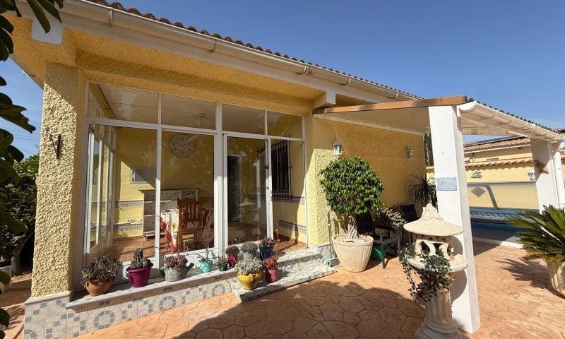 4 soveværelse Villa til salg i Pinar de Campoverde med swimmingpool garage - € 429.000 (Ref: 9990875)