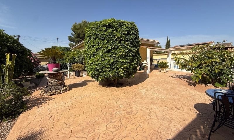 4 soveværelse Villa til salg i Pinar de Campoverde med swimmingpool garage - € 429.000 (Ref: 9990875)