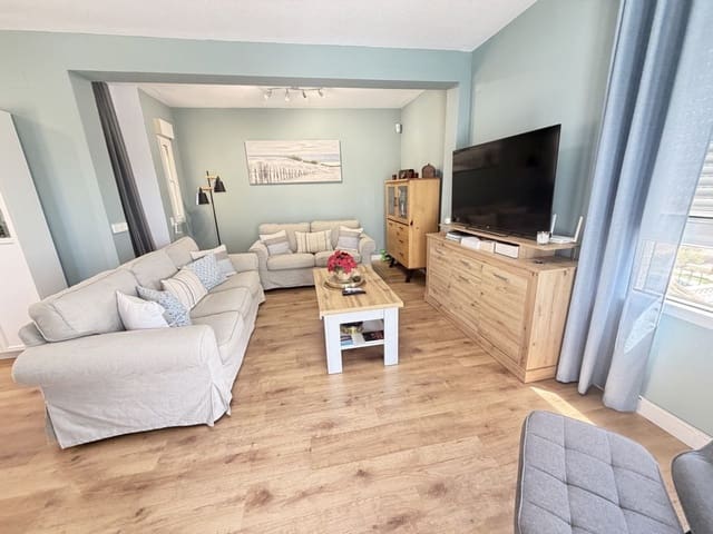 Chalet de 3 habitaciones en Los Dolses, Orihuela en venta con piscina - 399.990 € (Ref: 9997242)