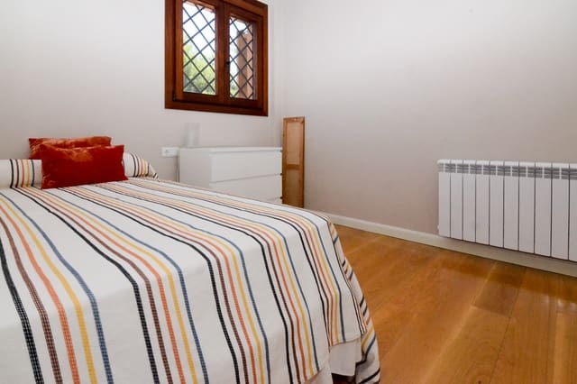 4 Zimmer Villa zu verkaufen in Dénia mit Pool Garage - 870.000 € (Ref: 7212312)