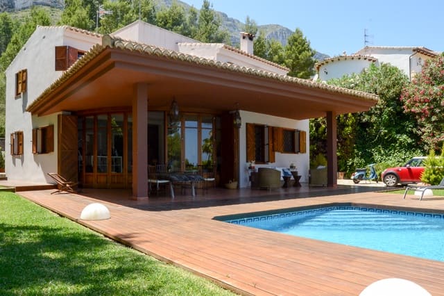 4 Zimmer Villa zu verkaufen in Dénia mit Pool Garage - 870.000 € (Ref: 7212312)