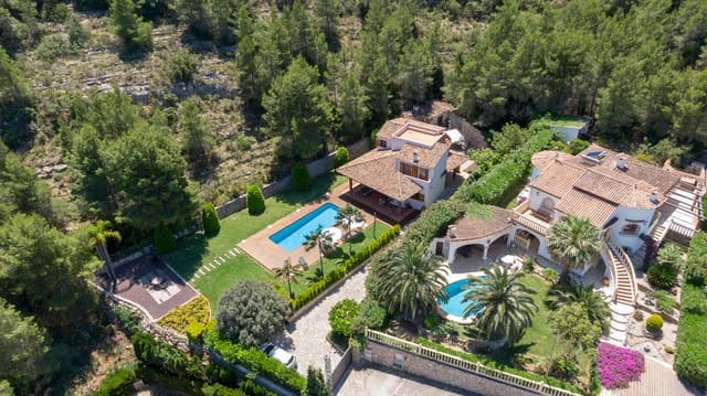 4 Zimmer Villa zu verkaufen in Dénia mit Pool Garage - 870.000 € (Ref: 7212312)