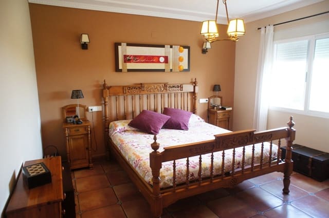 4 bedroom Villa for sale in Pedreguer - € 626,000 (Ref: 7212315)