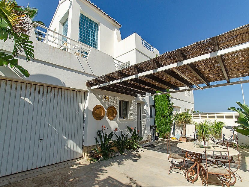 3 makuuhuone Omakotitalo myytävänä paikassa Denia mukana uima-altaan 
autotalli - 599 000 € (Ref: 7212339)