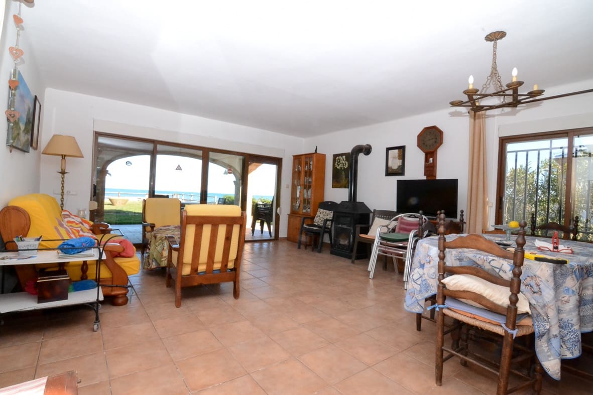 8 Zimmer Villa zu verkaufen in Denia mit Garage - 800.000 € (Ref: 7212369)