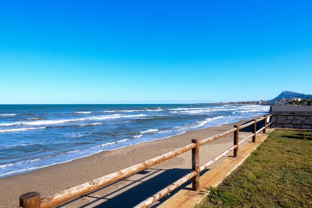 8 Zimmer Villa zu verkaufen in Dénia mit Garage - 800.000 € (Ref: 7212369)