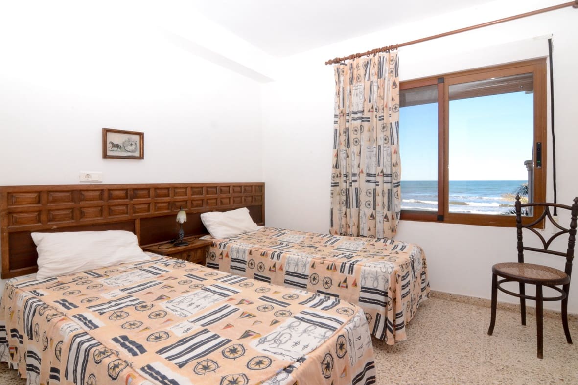 8 Zimmer Villa zu verkaufen in Denia mit Garage - 800.000 € (Ref: 7212369)