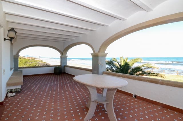 8 Zimmer Villa zu verkaufen in Dénia mit Garage - 800.000 € (Ref: 7212369)