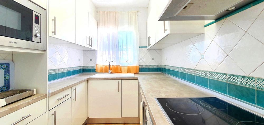 Chalet de 3 habitaciones en Dénia en venta con piscina - 690.000 € (Ref: 7352226)