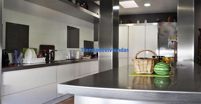 Chalet de 6 habitaciones en Dénia en venta con piscina - 850.000 € (Ref: 7352228)