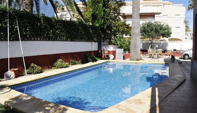 Chalet de 6 habitaciones en Dénia en venta con piscina - 850.000 € (Ref: 7352228)