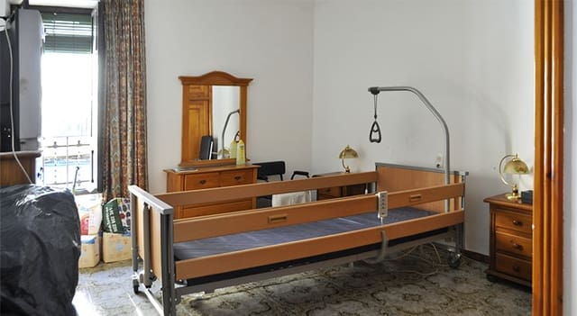 7 bedroom Bungalow for sale in Dénia - € 275,000 (Ref: 7352233)