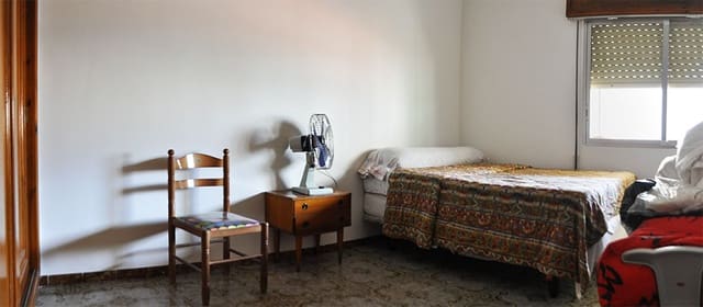 7 bedroom Bungalow for sale in Dénia - € 275,000 (Ref: 7352233)