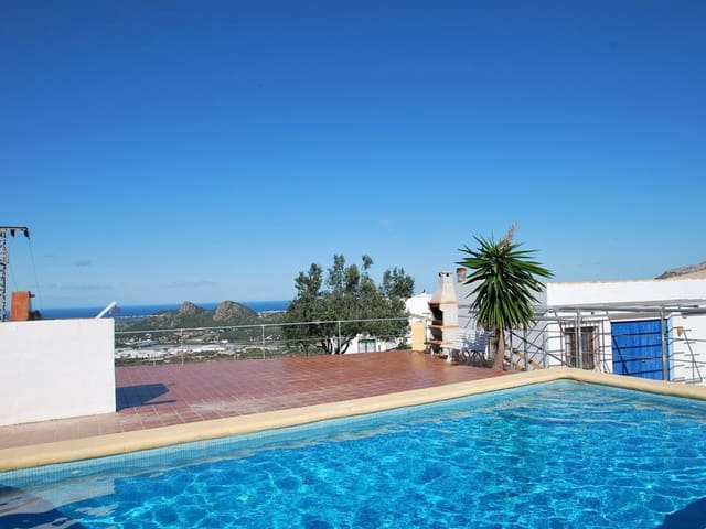 Chalet de 3 habitaciones en Pedreguer en venta con piscina - 470.000 € (Ref: 7433287)