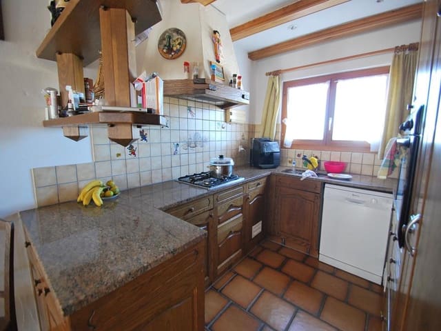 Chalet de 3 habitaciones en Pedreguer en venta con piscina - 470.000 € (Ref: 7433287)