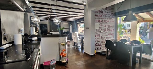 3 quarto Moradia para venda em Dénia com piscina garagem - 475 000 € (Ref: 7439026)