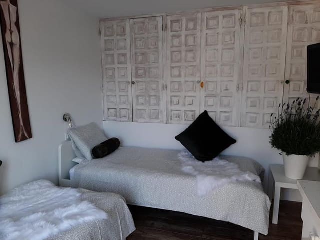 3 bedroom Villa for sale in Orba - € 450,000 (Ref: 7528556)