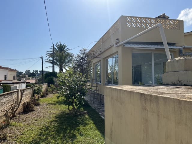 Chalet de 6 habitaciones en Dénia en venta con piscina - 470.000 € (Ref: 7664138)