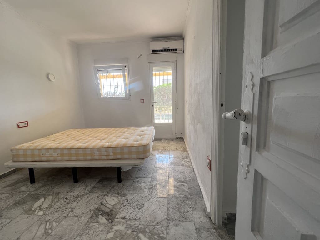 Chalet de 6 habitaciones en Dénia en venta con piscina - 470.000 € (Ref: 7664138)