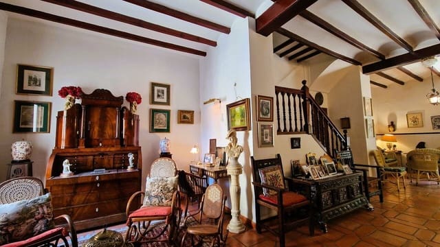 5 bedroom Townhouse for sale in Alcalalí / Alcanalí - € 450,000 (Ref: 7664144)