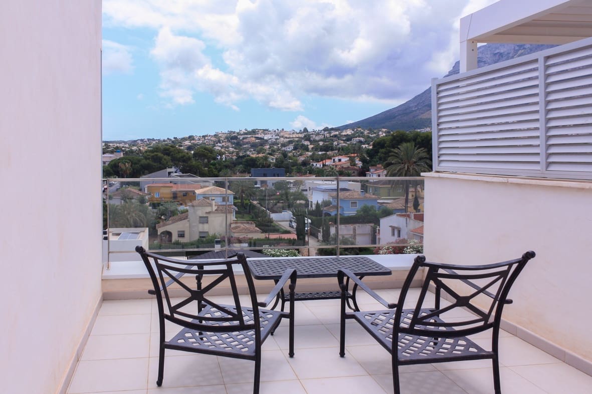 Apartamento de 2 habitaciones en Dénia en venta con piscina garaje - 350.000 € (Ref: 7733160)