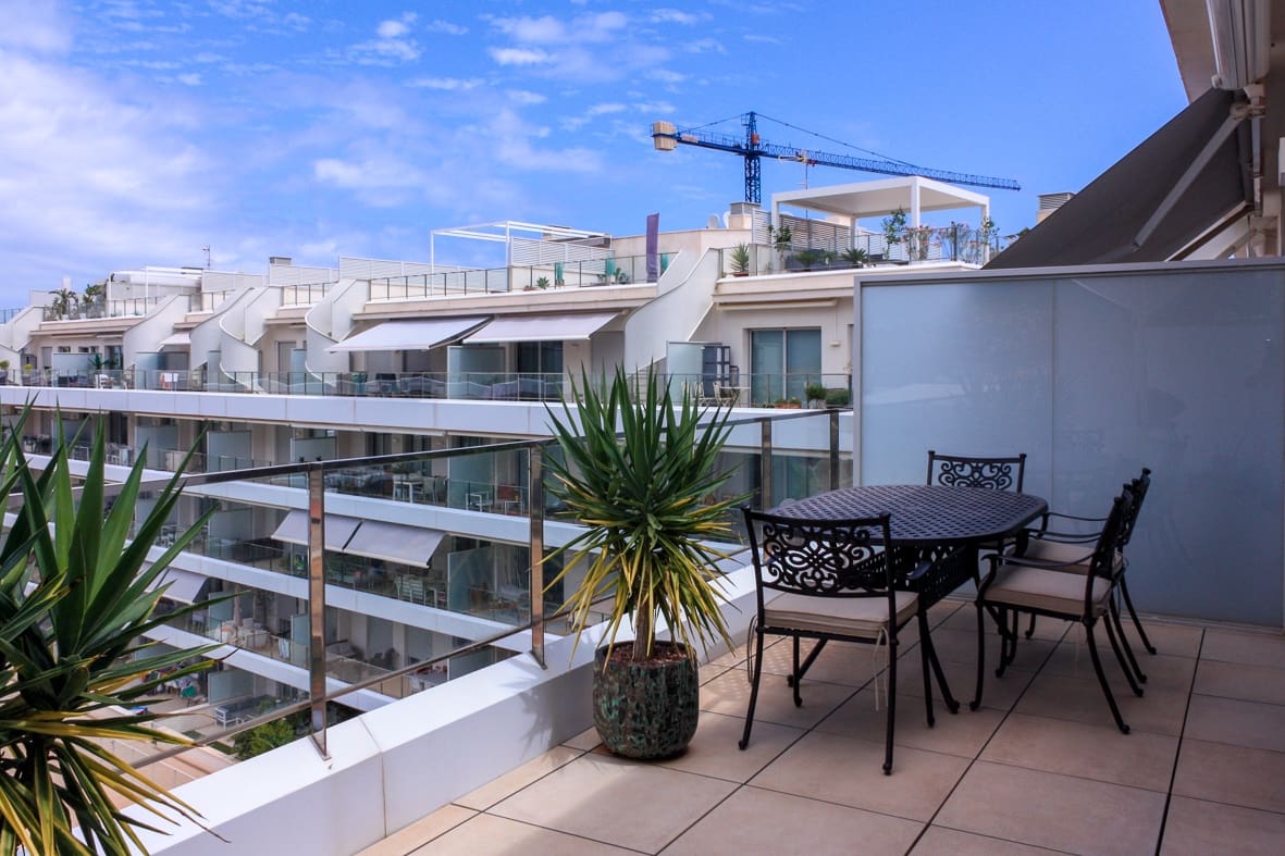 Apartamento de 2 habitaciones en Dénia en venta con piscina garaje - 350.000 € (Ref: 7733160)