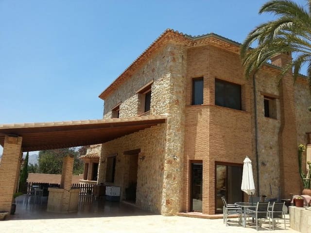 4 bedroom Villa for sale in Pedreguer with pool - € 1,290,000 (Ref: 7818765)