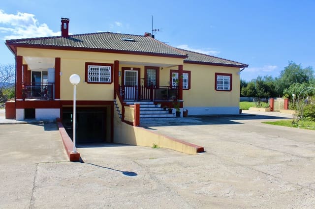 Chalet de 4 habitaciones en Dénia en venta con piscina - 850.000 € (Ref: 7818769)