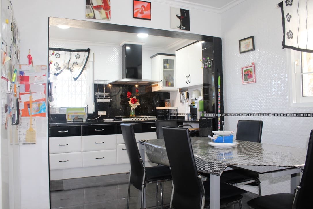 Chalet de 4 habitaciones en Dénia en venta con piscina - 850.000 € (Ref: 7818769)