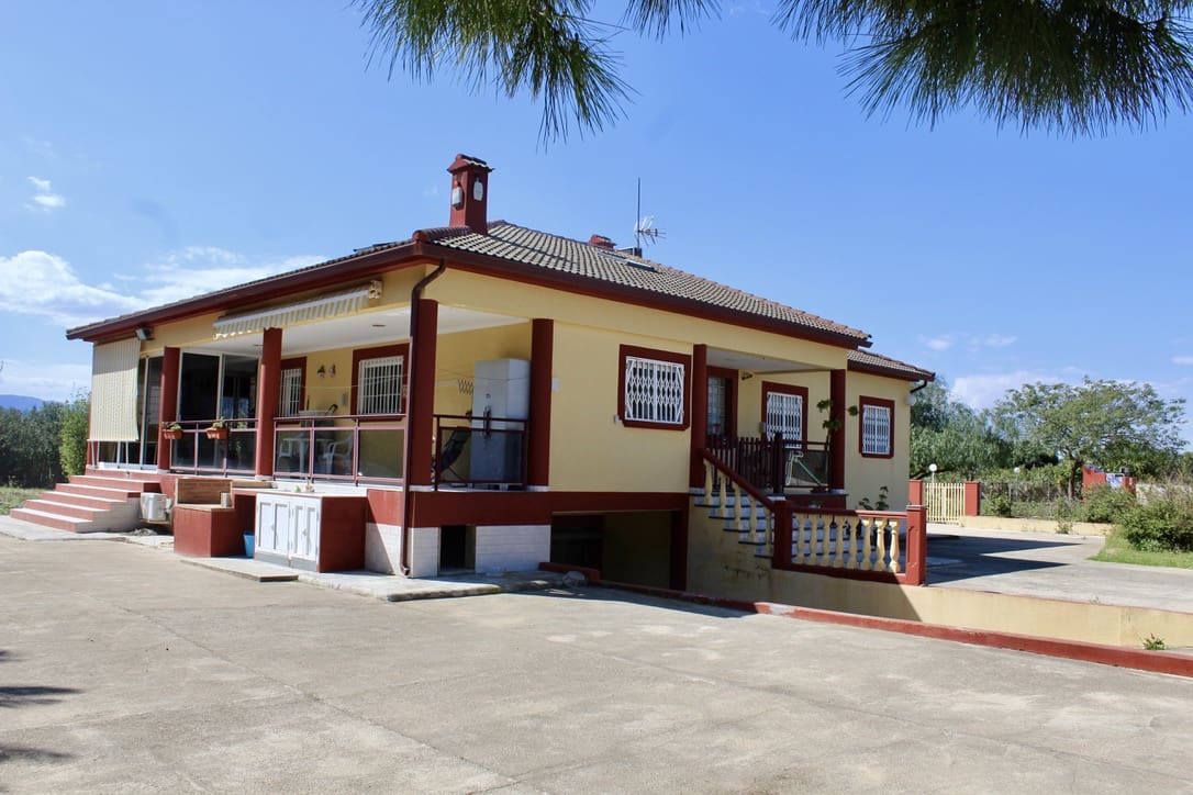 Chalet de 4 habitaciones en Dénia en venta con piscina - 850.000 € (Ref: 7818769)