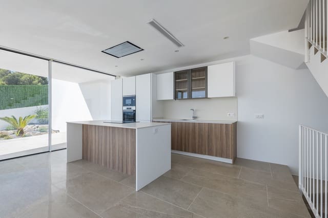 3 bedroom Villa for sale in Benissa - € 990,000 (Ref: 8017957)