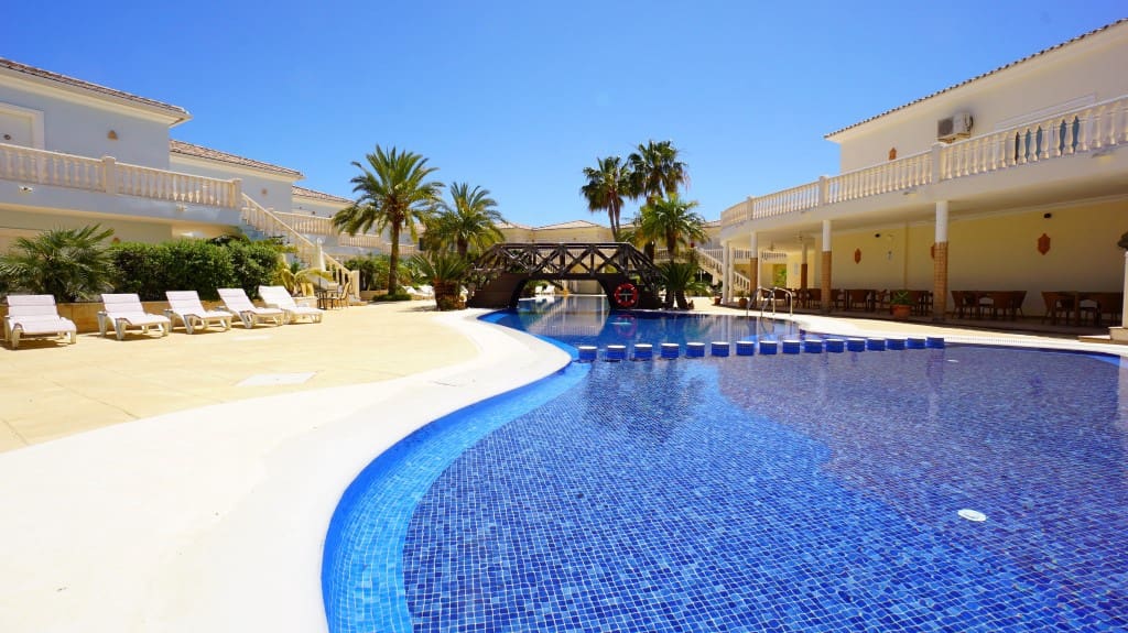 2 slaapkamer Appartement te koop in Benissa - € 235.000 (Ref: 8017975)