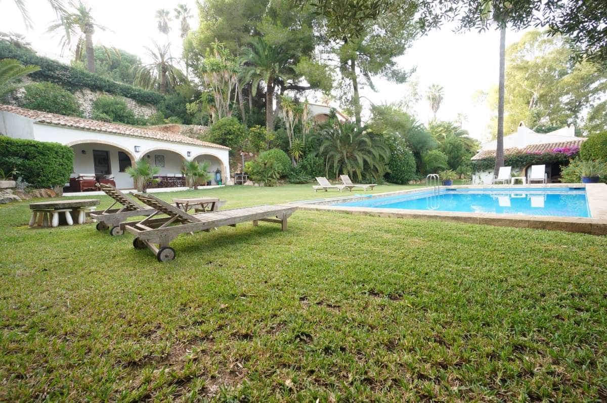 5 makuuhuone Huvila myytävänä paikassa Javea / Xabia - 1 280 000 € (Ref: 8017976)