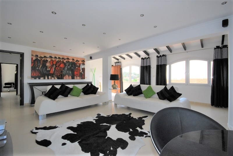 Chalet de 6 habitaciones en Benissa en venta - 595.000 € (Ref: 8017984)